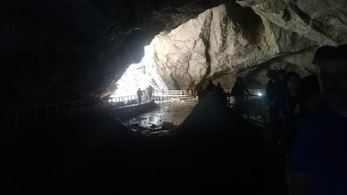 Ghețarul de la Scărișoara se topește / Ghid turistic: Stratul format iarna este mult mai mic decât cel ce se topește vara