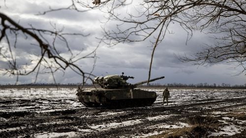 Rusia se apropie de Pokrovsk, un oraş ucrainean-cheie, căutând o poartă de acces pentru viitoare cuceriri teritoriale. Ofiţerii militari ucraineni spun că forţele lor sunt depăşite numeric