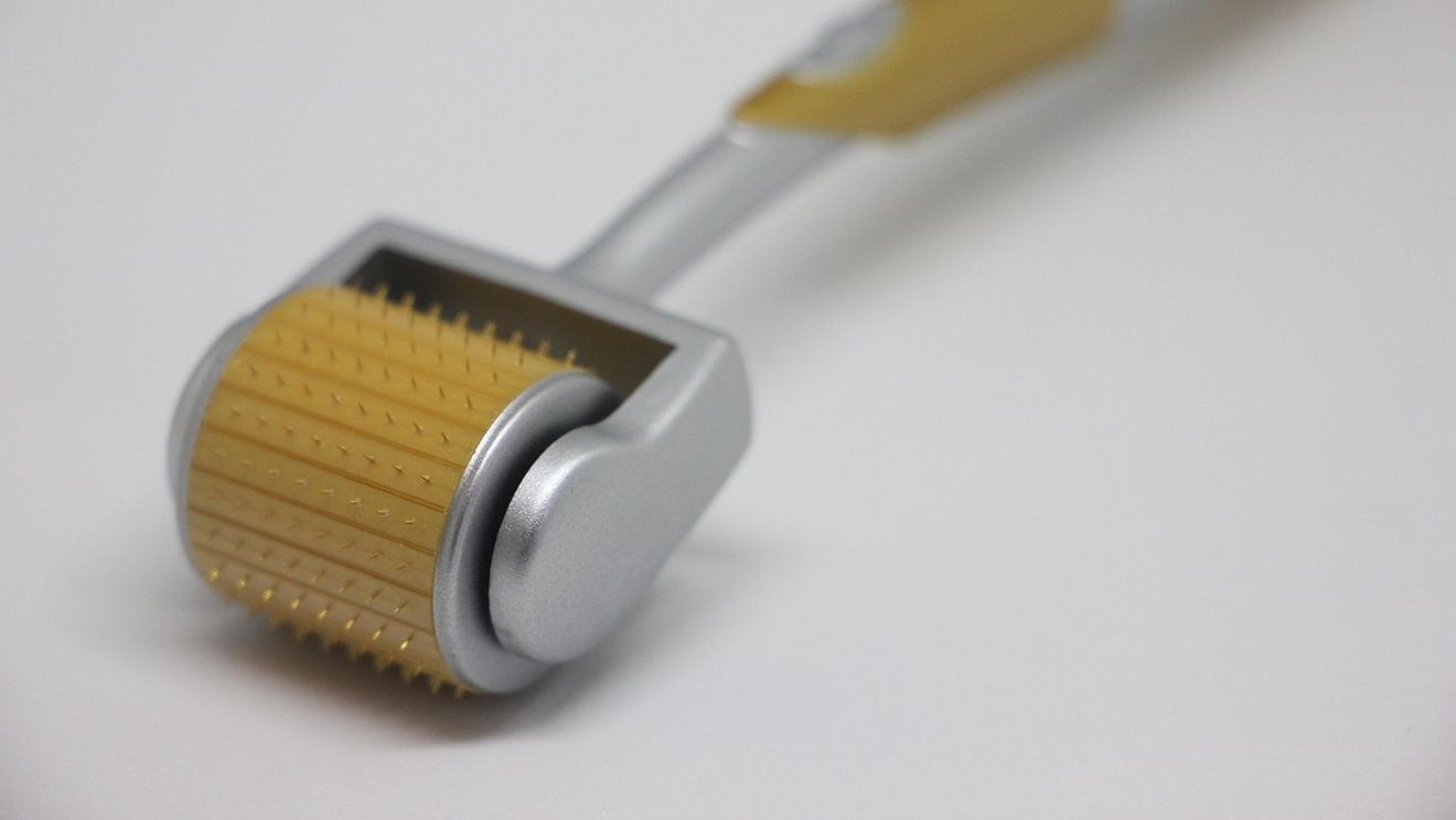 Risc în folosirea aparatelor de tip microneedling, vândute la scară largă / Medic: Acele nu pot fi dezinfectate, apare riscul suprainfectării