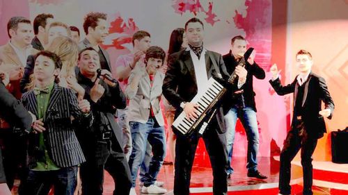 Cum au devenit manelele cool printre tineri / DJ: Suntem un popor de maneliști. La trei din cinci evenimente, dacă s-ar putea numai pe manele, ar fi cei mai fericiți