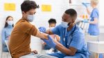 Vaccinurile și inteligență artificială: La Cambridge are loc primul test pe oameni al unei componente create în întregime de un algoritm / Vaccinul a fost conceput pentru a oferi protecție împotriva tuturor coronavirusurilor