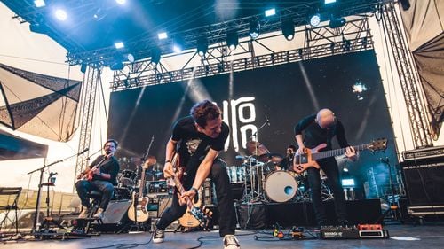 “E destul de greu să transformi anxietățile în cântece” - un interviu cu byron despre Efemeride, noul lor album (Parteneriat)