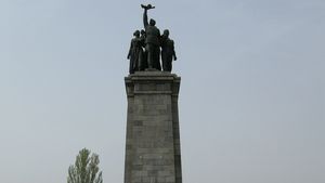 Consiliul Municipal din Sofia a decis mutarea Monumentului Armatei Sovietice din centrul capitalei bulgare