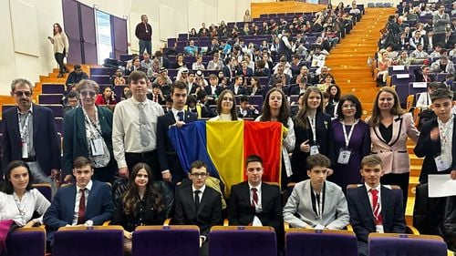 Două medalii de aur, cinci de argint și cinci de bronz pentru elevii români la Olimpiada Internațională de Științe pentru Juniori, organizată la București / Toți elevii sunt de la licee de stat