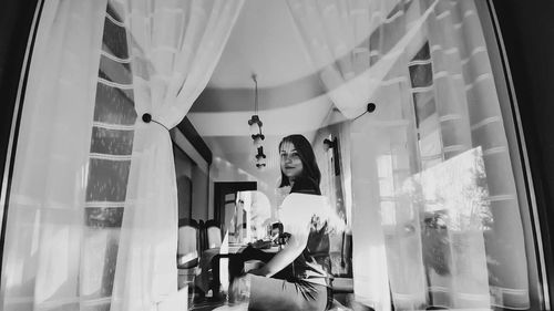 O tânără a aflat că are Lyme după șase luni de diagnostice greșite: de la epilepsie și probleme psihologice, la cancer: „Nu medicii cap de listă m-au ajutat, ci medicii care s-au implicat” / Medicii i-au recomandat să meargă la psihiatru