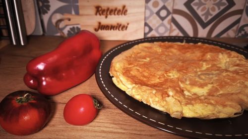 FOTO | Omleta cu cartofi chips inspirată de celebrul chef spaniol Ferran Adrià/ Rețeta, povestea și … câteva recomandări despre consumul de ouă