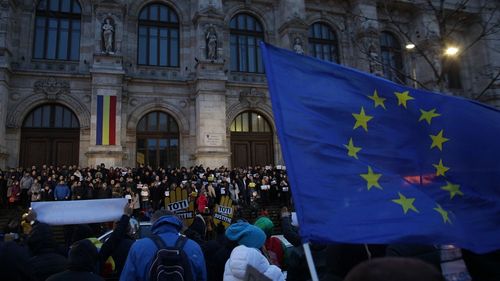 LIVE Val de proteste în instanțele și parchetele din București și din țară, magistrații își suspendă activitatea din cauza OUG pe justiție/ Peste 200 de magistrați au protestat pe treptele Palatului de Justiție