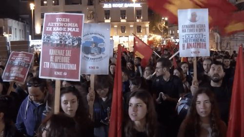 Efectele uciderii în Grecia a unei femei de către partenerul ei în fața unui comisariat de poliție: un ministru vrea să înființeze o rețea națională de refugii pentru victimele violenței domestice