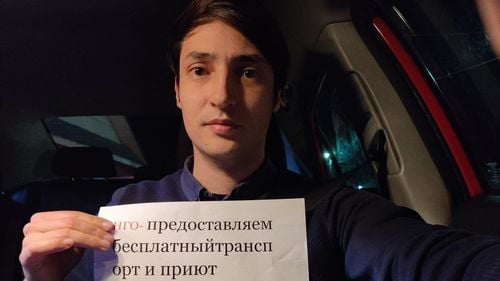 VIDEO Povestea unui șofer voluntar pentru refugiați: „La 4 dimineața am ajuns în București cu o mămică și 3 copii, a doua zi am plecat din nou la drum”