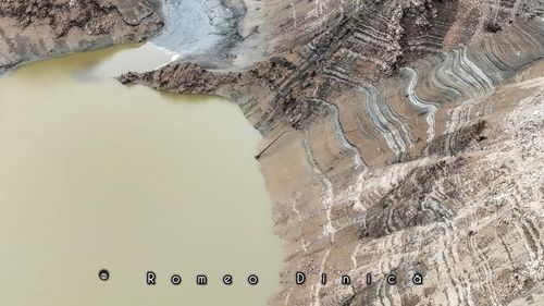 FOTO Lacul Vidraru, golit pentru prima dată în aproape 60 de ani: retehnologizare de 225 de milioane de euro / Apa de aici e ”înlocuită” cu un imens val de conspirații