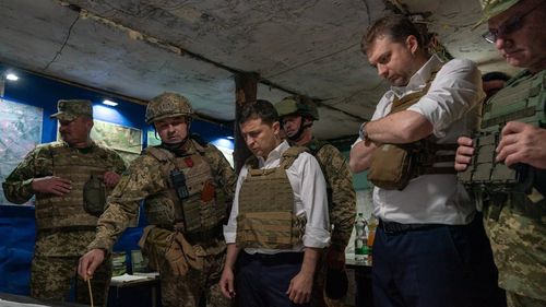 Zelenski promulgă o lege care restrânge difuzarea de informaţii despre mişcări de trupe şi de echipament militar