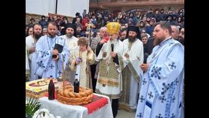 Arhiepiscopia Tomisului susține că a fost atacată cibernetic pe Facebook de un cont numit US Media, dar a continuat să facă live-uri cu slujbele