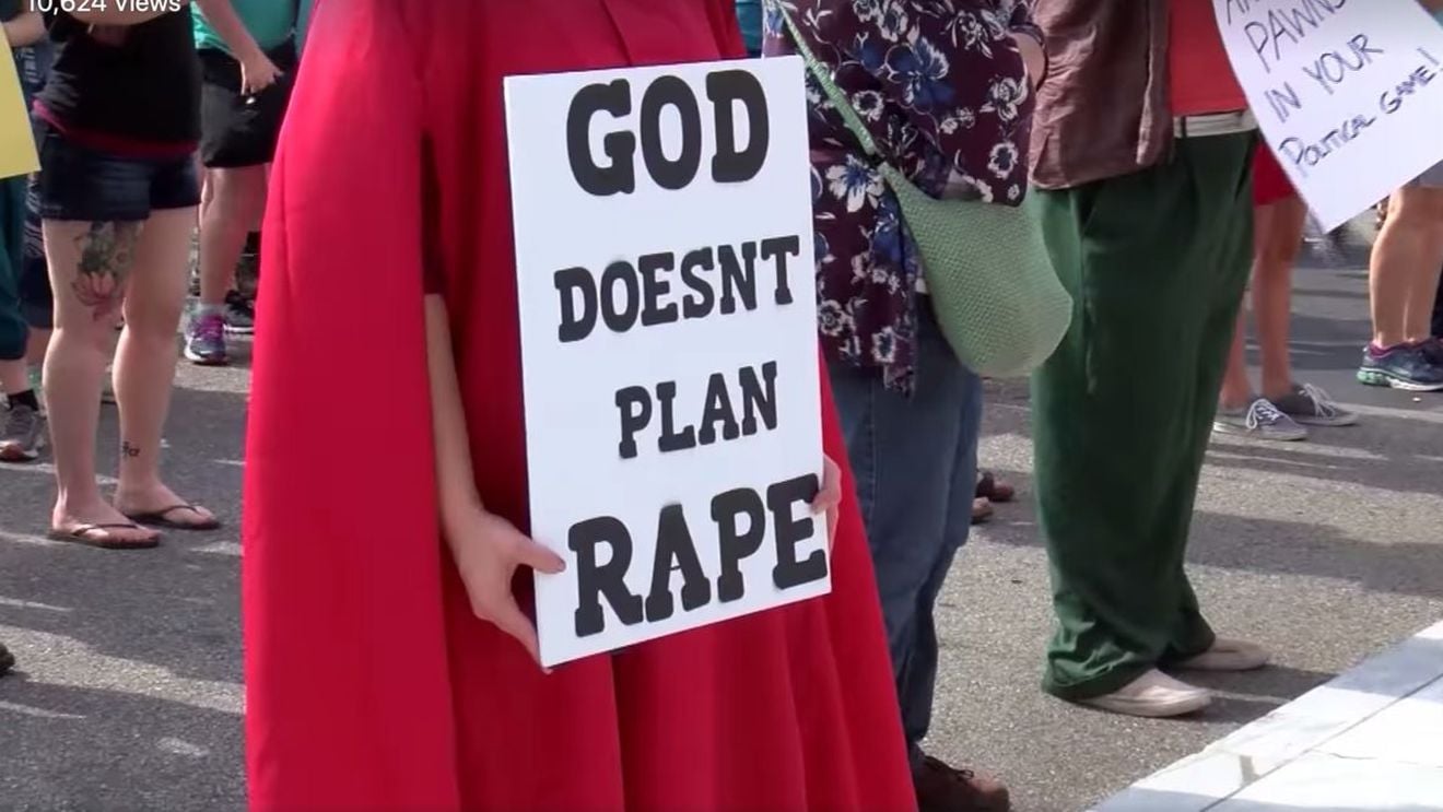 VIDEO Mii de manifestanţi în statul american Alabama împotriva interzicerii avorturilor: My body, my choice