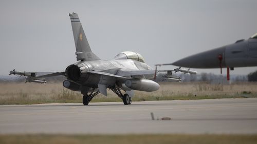 Exerciţiu demonstrativ de Poliţie Aeriană Întărită, cu avioane F-16, în Baza 86 Aeriană Borcea