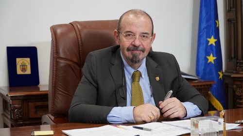 Primarul Piedone afirmă că dispoziţia pe care a dat-o privind reducerea programului unor agenţi economici are la bază prevederi din Codul Administrativ