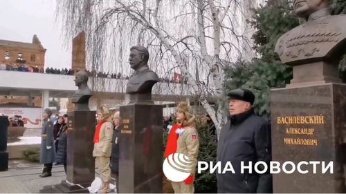 VIDEO În plin război în Ucraina, Rusia dezvelește un nou bust al lui Stalin pentru a comemora victoria sovietică împotriva Germaniei naziste