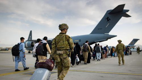 SUA simplifică procedurile de imigrare pentru refugiaţii afgani / Peste 70 de mii de afgani au ajuns în Statele Unite după 30 iulie