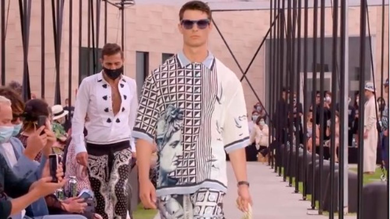 Defilare în pandemie. Cum a arătat prima prezentare de modă Dolce&Gabbana, care a avut loc în campusul unei fundaţii de cercetare care încearcă să dezvolte un vaccin anti-COVID