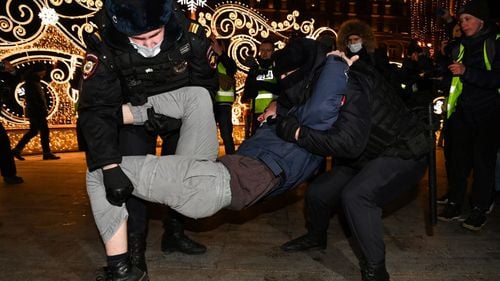 Peste 6.400 de arestări în Rusia, după protestele împotriva războiului din Ucraina