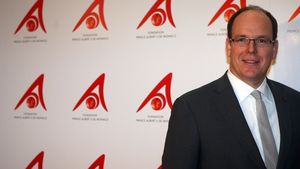 Prinţul Albert de Monaco dezminte existenţa unor probleme de cuplu şi cere respectarea vieţii private: „Căsnicia noastră nu este deloc în pericol”