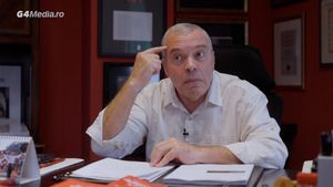 VIDEO Omul care a trezit Sibiul / Cine a regizat unul dintre cele mai importante festivaluri de teatru și artele spectacolului din lume