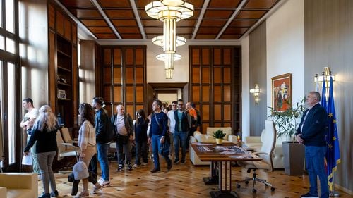 Nicuşor Dan îi invită în biroul său pe cei interesați să viziteze Primăria Municipiului Bucureşti / Sediul PMB va fi deschis până la miezul nopţii