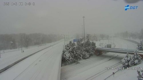 Spania îşi revine treptat după furtuna de zăpadă istorică. Autostrăzile importante au fost redeschise, dar traficul este în continuare perturbat pe 349 de drumuri. Şcolile şi universităţile din regiunea Madrid se își vor relua activitatea abia miercuri