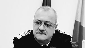 A murit Alexandru Mezei, șeful Autorității Navale Române / Condamnat penal într-un dosar DNA, a fost repus în funcție de Sorin Grindeanu