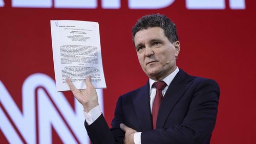 DOCUMENT Nicușor Dan, fără un răspuns concludent la acuzația că a întârziat doi ani să semneze autorizația pentru un prezumtiv spital oncologic Sanador / Crin Antonescu: Trebuie să facem campanie electorală în fiecare lună pentru că numai așa semnați