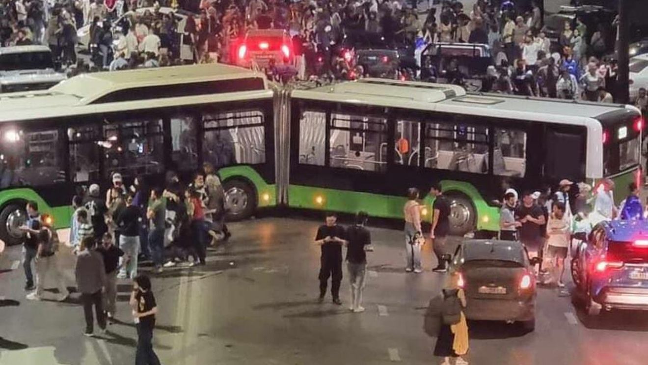 63 de persoane reţinute în urma protestelor din Georgia / Șeful diplomației europene cere respectarea dreptului la întrunire paşnică