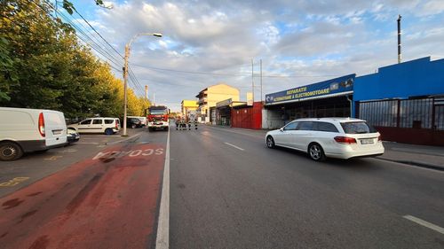 Alertă în București: O nouă scurgere de gaze la o stație GPL/ ISU București: ”Nu a existat un pericol de explozie pentru că am ajuns în timp util”/ Pompierii au intevenit cu apă asupra buteliei, populația a fost evacuată