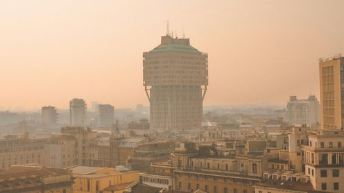 Italia este afectată de smog şi de secetă / Circulația celor mai poluante mașini, interzisă în Milano și alte opt orașe