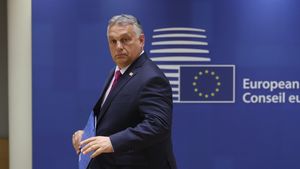 Ziar de opoziție din Ungaria: Un sistem de declaraţii de avere slab va fi înlocuit cu unul și mai rău / În declaraţia de avere a UE vor putea fi ascunse şi mai mult averile