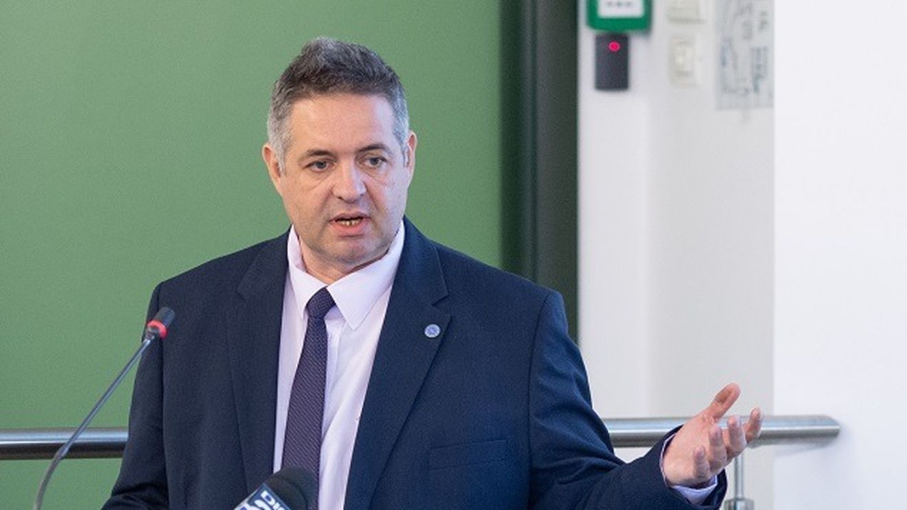 De ce unii pacienți cu boli cronice se pot programa direct la vaccinarea anti-COVID, iar alții nu. Explicațiile medicului Gindrovel Dumitra / Ce trebuie să facă medicii de familie