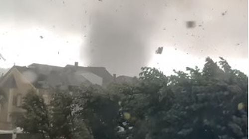 VIDEO Luxemburg, lovit de tornadă. Șapte persoane au fost rănite și aproape 100 de locuințe au fost afectate
