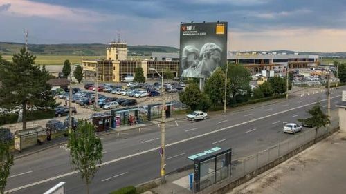Record pe Aeroportul Cluj: peste 14.000 de pasageri într-o singură zi / Aeroportul ar putea atinge în 2025 peste 3,5 milioane de pasageri