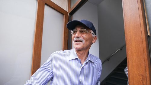Ioan Oltean acuză că ancheta DNA care l-a vizat a dus la moartea soției sale / Fostul deputat cere în instanță daune de 400.000 de euro / Tribunalul Bistrița Năsăud i-a respins solicitarea și urmează judecarea contestației lui Oltean