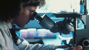 Cercetătorii au identificat un mecanism care favorizează metastazarea la ficat a cancerului de colon, ce deschide calea către terapii ţintite pentru prevenirea răspândirii tumorii