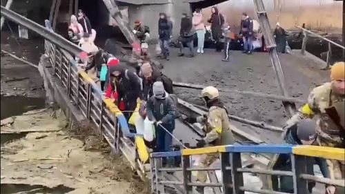 VIDEO Dezastru total provocat de armata rusă într-un orășel de lângă Kiev, un pod rupt în bucăți