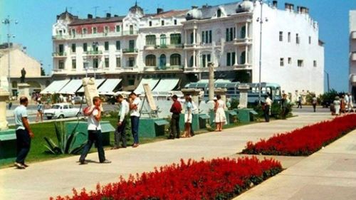 FOTO Zece imagini care arată cât de mult s-a schimbat Constanța după Revoluție/ Unele locuri, de nerecunoscut