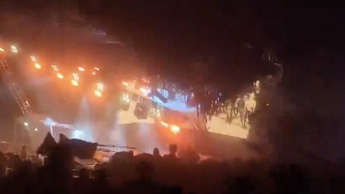 O scenă s-a prăbuşit la un miting de campanie în Mexic / Cel puţin patru morţi, mai multe persoane blocate şi rănite