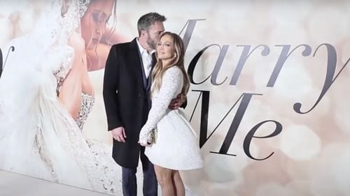 Jennifer Lopez şi Ben Affleck au finalizat divorţul la 20 de săptămâni după ce artista a depus cererea