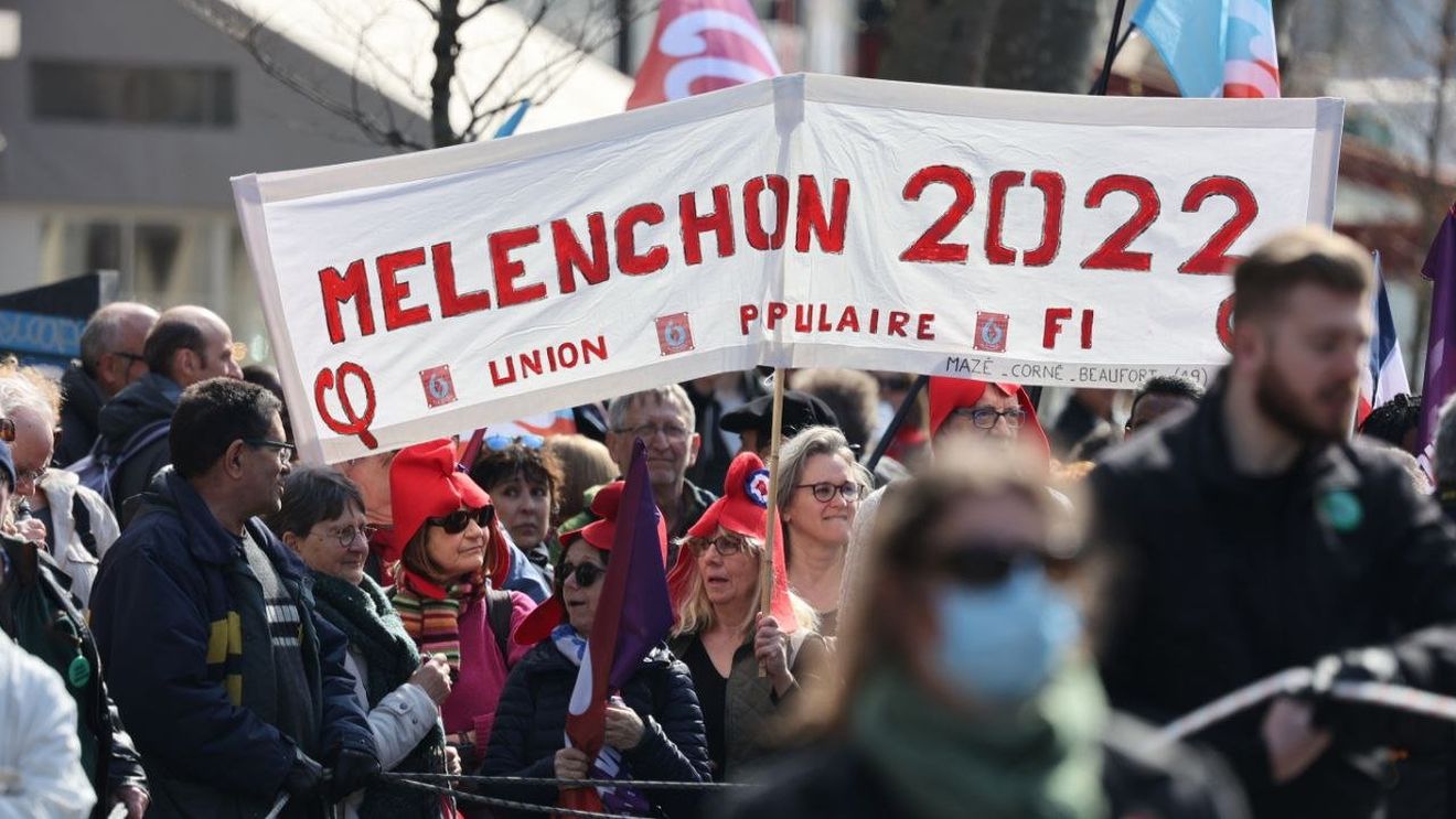 Alegeri prezidențiale Franța: Votanții lui Jean-Luc Melenchon din turul 1 se tem de Marine Le Pen, dar nu se simt atrași de Emmanuel Macron/ Partidul lui Melenchon se pregătește de alegeri parlamentare