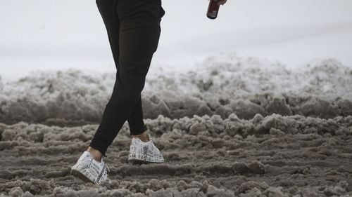 Vremea în București - Temperaturi cuprinse între 5 şi 7 grade Celsius în acest weekend. Lapoviţă şi ninsoare în noaptea de sâmbătă spre duminică