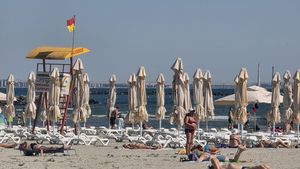 Turiștii polonezi revin pe litoralul românesc, după 15 ani / Pe 16 iunie aterizează primul charter pe Aeroportul Constanța