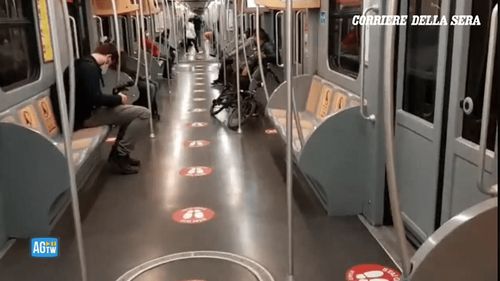 Incident la metrou: Un călător a alunecat pe calea de rulare în stația de metrou Piața Unirii