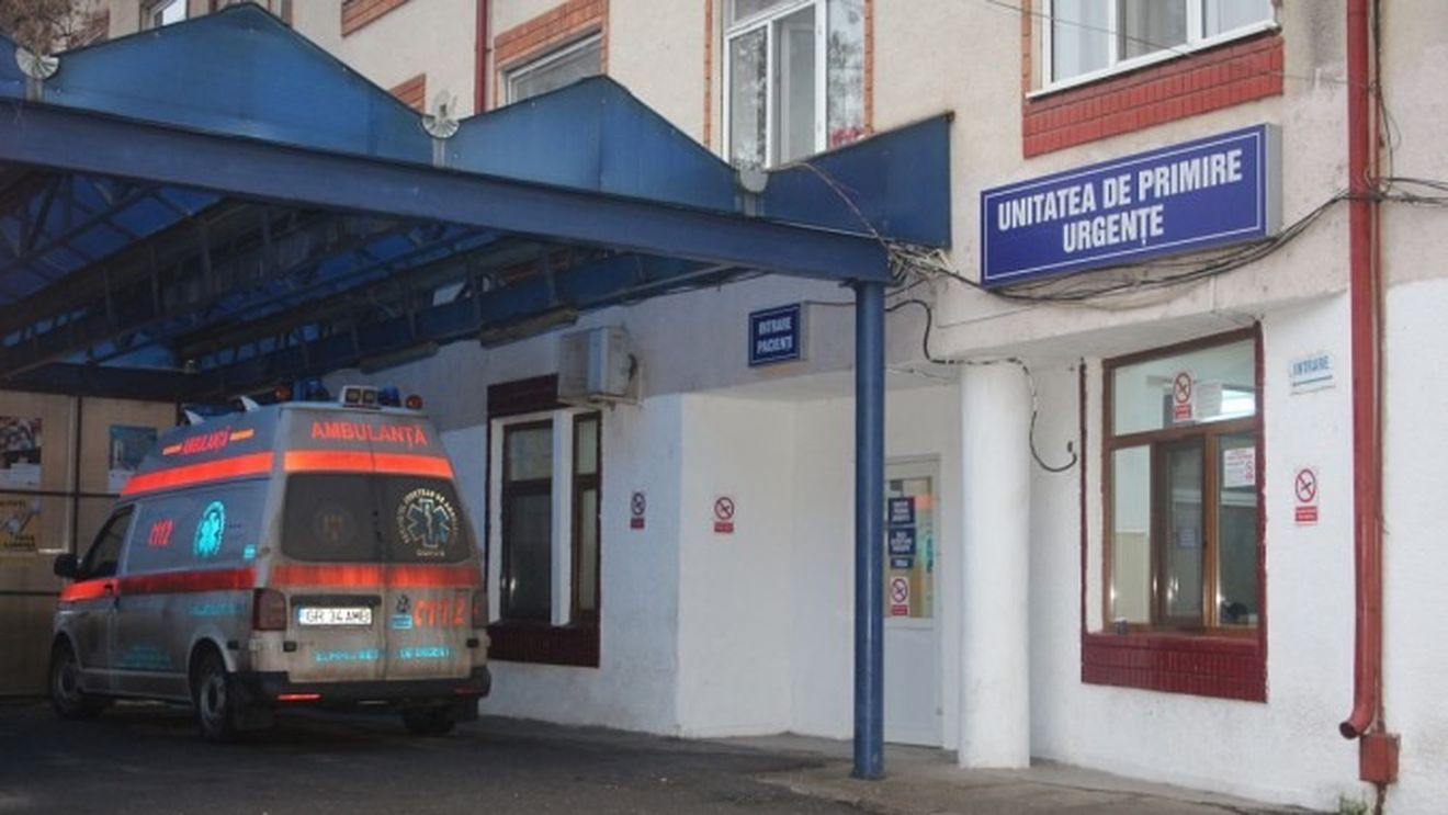 Conducerea Spitalului Judeţean de Urgenţă din Giurgiu a declanşat o anchetă internă după ce un pacient a decedat în salon: S-a constatat ca pacientul prezenta multiple plăgi înjunghiate şi extragerea cateterului venos central, iar asupra pacientului s-a găsit un briceag