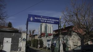 Directorul medical al Institutului "Matei Balş", Adrian Marinescu: Varianta de coronavirus Eris este prezentă în România/ Nu se aşteaptă un val precum cel anterior, provocat de Omicron