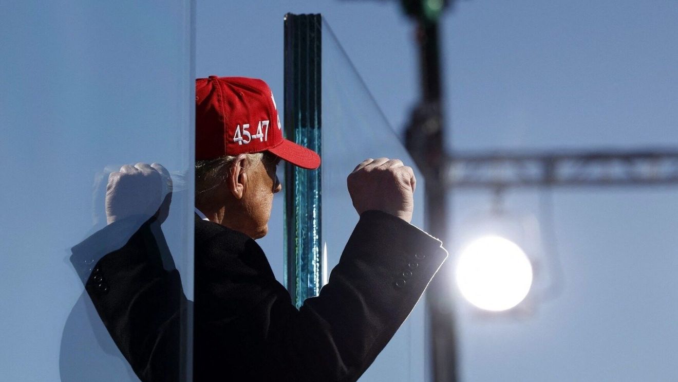 Războiul comercial al lui Trump: Companiile își fac stocuri suplimentare, dar incertitudinea persistă