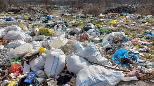 În București sunt peste 100 de depozite ilegale de deșeuri. Șeful Gărzii de Mediu: "Variază între câteva zeci de metri pătrați și câteva hectare"